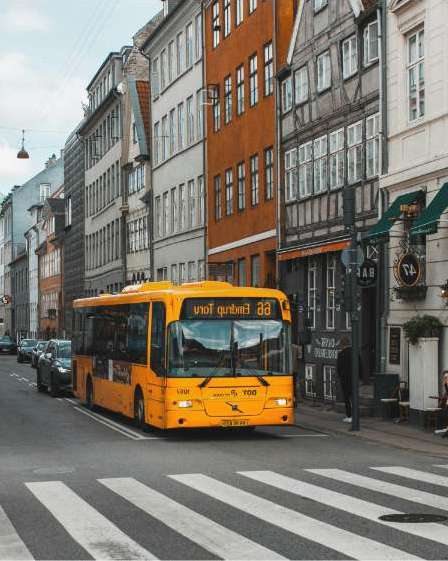 Bus auf Autobahn
